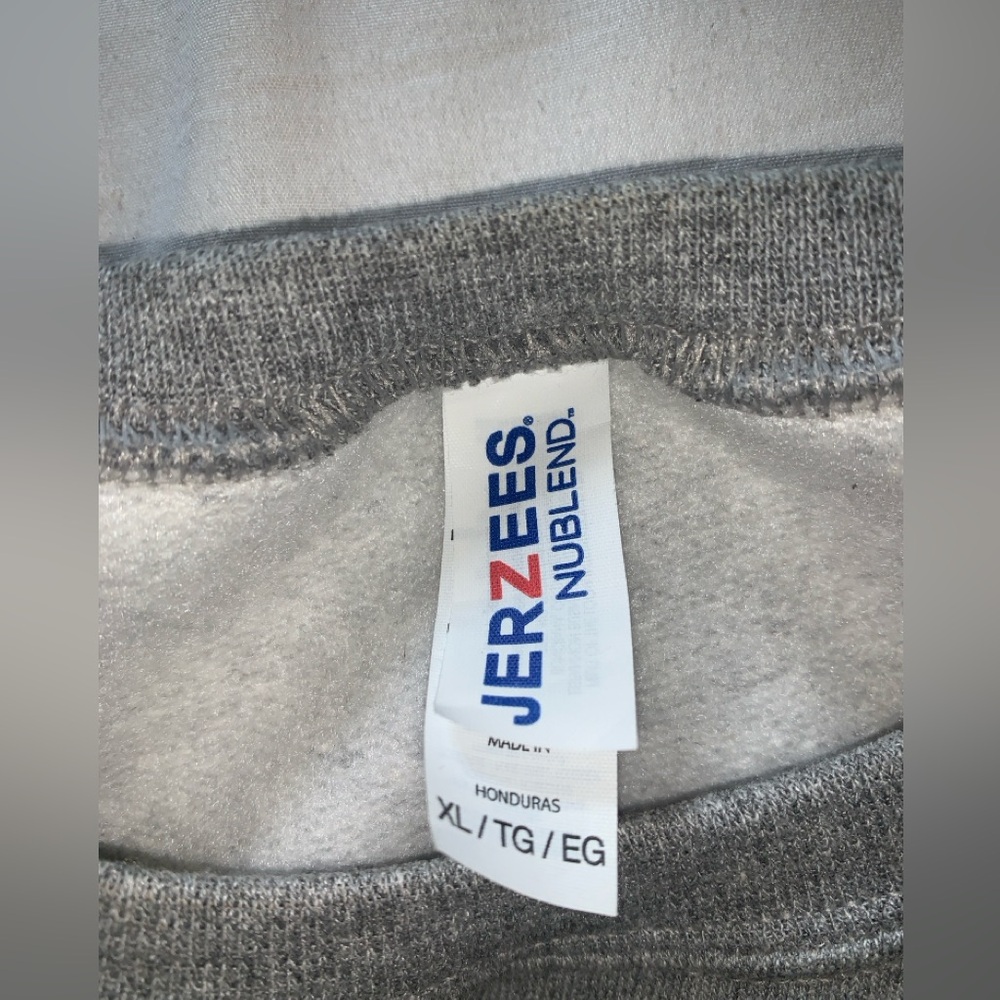 CHRISTMAS CREWNECK‼️ - Picture 3 of 6